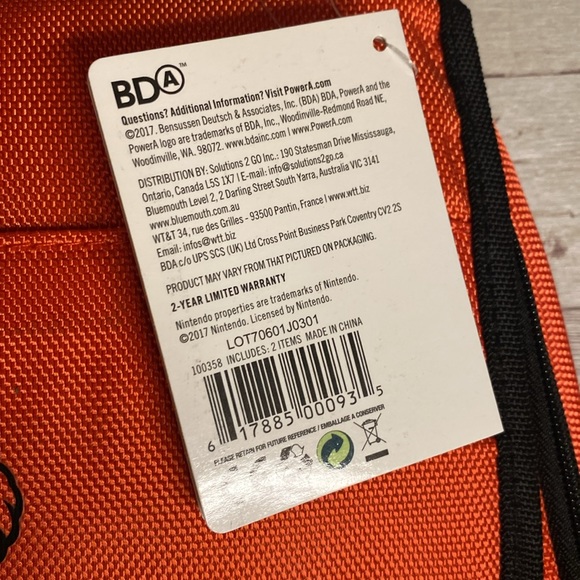 The 3DS Super Mario Universal Transporter Case - Picture 3 of 12